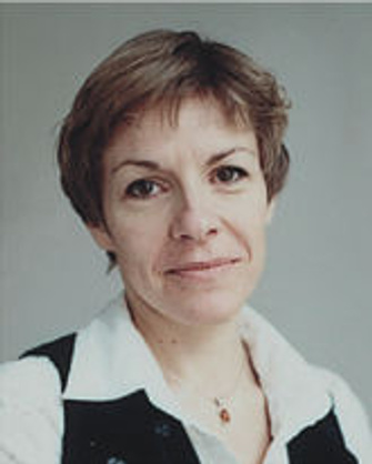 Софи Кадален (Sophie Cadalen), психоаналитик, специалист по отношениям в паре, писатель, соавтор книги «Tout pour plaire… et toujours celibataire» («Все при ней... и все еще не замужем», Albin Michel, 2009).