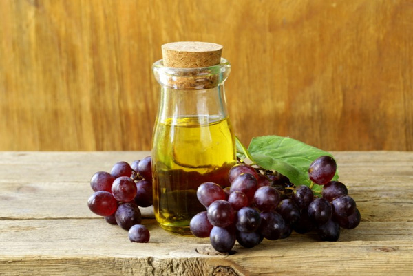 Эфирное масло виноградных косточек Эфирное масло виноградных косточек