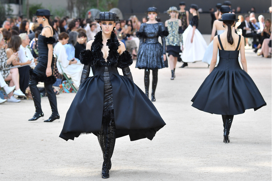 Французский шик: показ Chanel Haute Couture в Париже