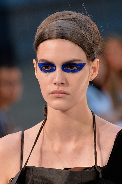 Показ коллекции Maison Margiela весна-лето 2016 на Парижской неделе моды Необычный макияж на Парижской неделе моды
