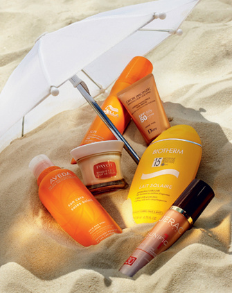Защита для тела и волос: шампунь Sun Care, нейтрализующий хлор и воздействие соленой волы, Aveda; успокаивающая маска с маслом ши и жожоба S.O.S. Sunburn Mask Bénéfice Soleil, Payot; увлажняющий и солнцезащитный спрей Sun, Wella Professionals; солнцезащитный крем для лица SPF 50, Dior Bronze, Dior; солнцезащитное молочко для тела Lait Solaire SPF 15, Biotherm; крем-активатор загара против морщин и пигментных пятен Sunific 1 SPF 30, Lierac.