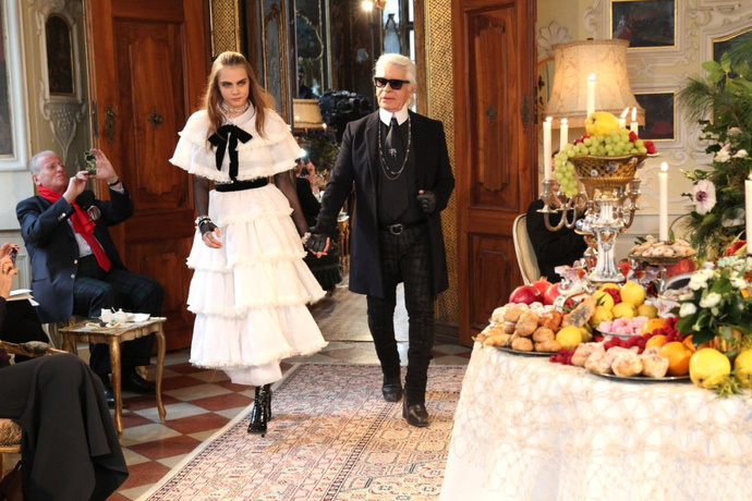 Показ Chanel Métiers d'Art 2014 в Зальцбурге