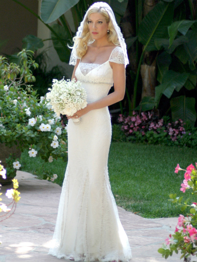 Тори Спеллинг в платье Badgley Mischka