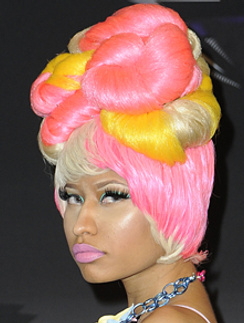 Ники обожает цветные волосы. Ники Минай (Nicki Minaj)