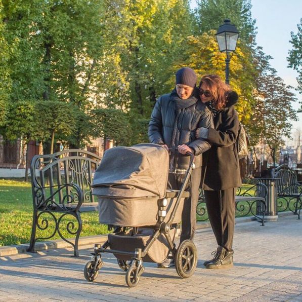 Гелла Месхи и Екатерина Климова с новорожденной дочерью