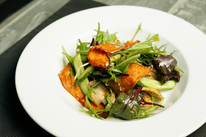 Салат из вяленой тыквы с жареными шампиньонами Салат из вяленой тыквы с жареными шампиньонами летние салаты с фото