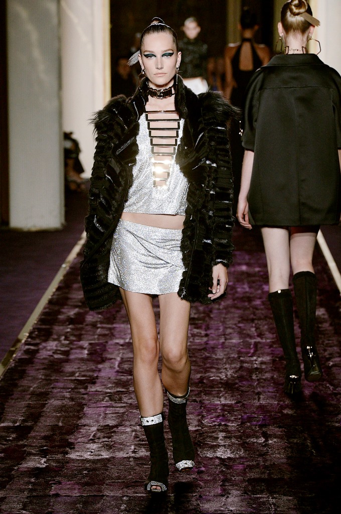 В Париже прошел показ Atelier Versace