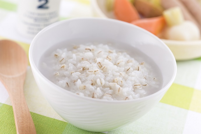 Ячмень с грецкими орехами и кленовым сиропом Ячмень с грецкими орехами и кленовым сиропом