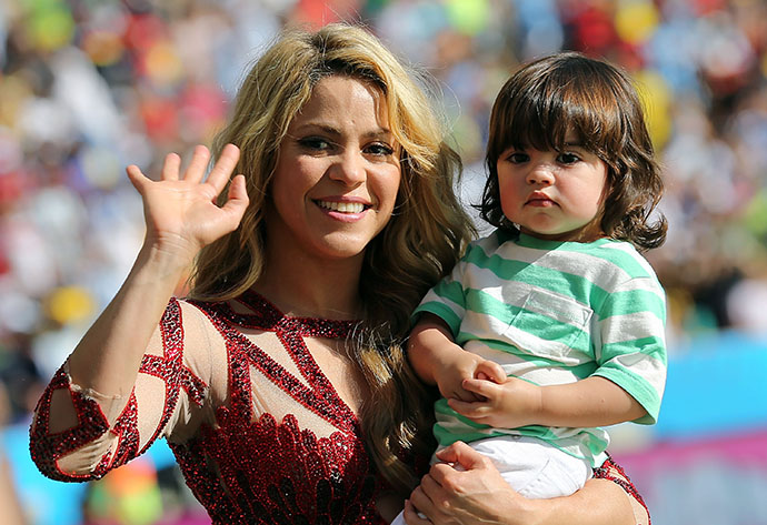 Шакира с сыном Миланом на закрытии FIFA 2014