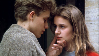 Кадр из фильма "За наших любимых" (À NOS AMOURS, Морис Пиала 1983) Кадр из фильма "За наших любимых" (À NOS AMOURS, Морис Пиала 1983)