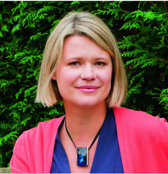 Илона Бонивелл (Ilona Boniwell), позитивный психолог, родилась в СССР, училась в Лондоне, работает в Париже. Ее сайт – positran.fr. «Семейную сагу» Илоны Бонивелл читайте на нашем сайте psychologies.ru в разделе «Обозреватели».