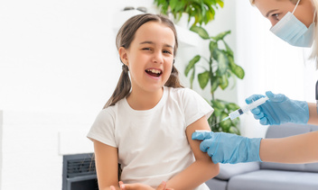 «Поводов для беспокойства нет»: вирусолог Аграновский — о новой вакцине от COVID-19 для детей