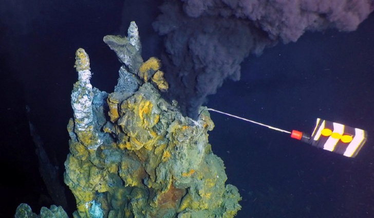 Баня по-черному: ученые нашли гидротермальные источники на глубине 2,5 км
