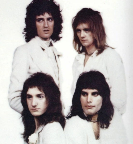 История легендарной обложки альбома Queen II и фотографии, обложкой не ставшие