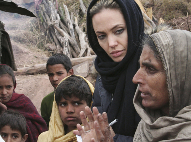 Фото №13 - 6 навязчивых идей Анджелины Джоли, разрушивших ее брак