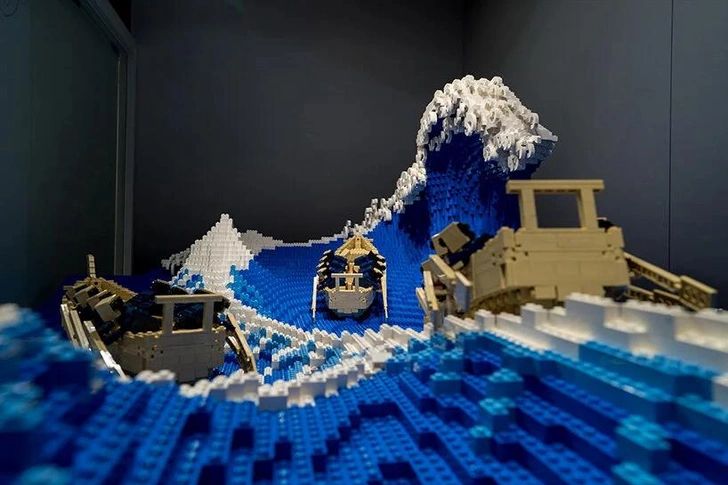 «Большая волна в Канагаве» из деталей LEGO