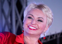 Катя Лель: «Инопланетяне забрали у меня зубы»