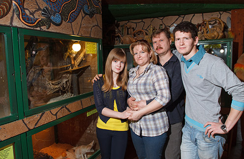 Зоопарк – семейное дело Ивушкиных. На фото (слева направо): Саша, Людмила, Вадим и Женя