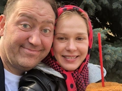 «Да будут они прокляты»: звезда «Квартета И» подает в суд на врачей, которые усадили его жену в инвалидное кресло