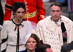 Идеал красоты: как выглядела любовница принца Уильяма на коронации Карла III
