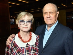 Состояние Алентовой после смерти Меньшова ухудшилось — ее перевели в реанимацию