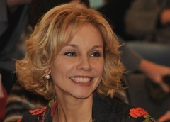 Все равно богиня! 55-летняя Марина Зудина не стесняется показать себя без макияжа