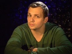 «Боремся за возвращение к нормальной жизни»: мать перенесшего инсульт Алексея Янина рассказала о состоянии актера