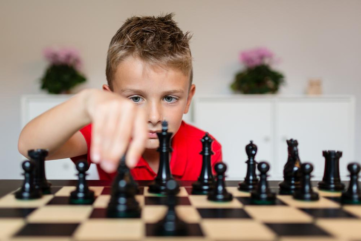 Почему ребенку нужно играть в шахматы: вот 7 важных навыков, которые дает эта игра