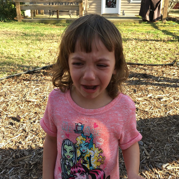 Почему ребенок плачет - фото