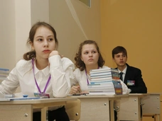 Эпидемия коронавируса пошла на спад? Школьники вернутся за парту, а ограничения могут отменить