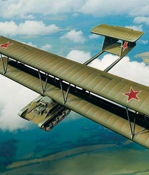 Броня крепка, а есть еще и крылья! Короткая история летающего танка А-40