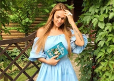 Алена Водонаева показала обручальное кольцо