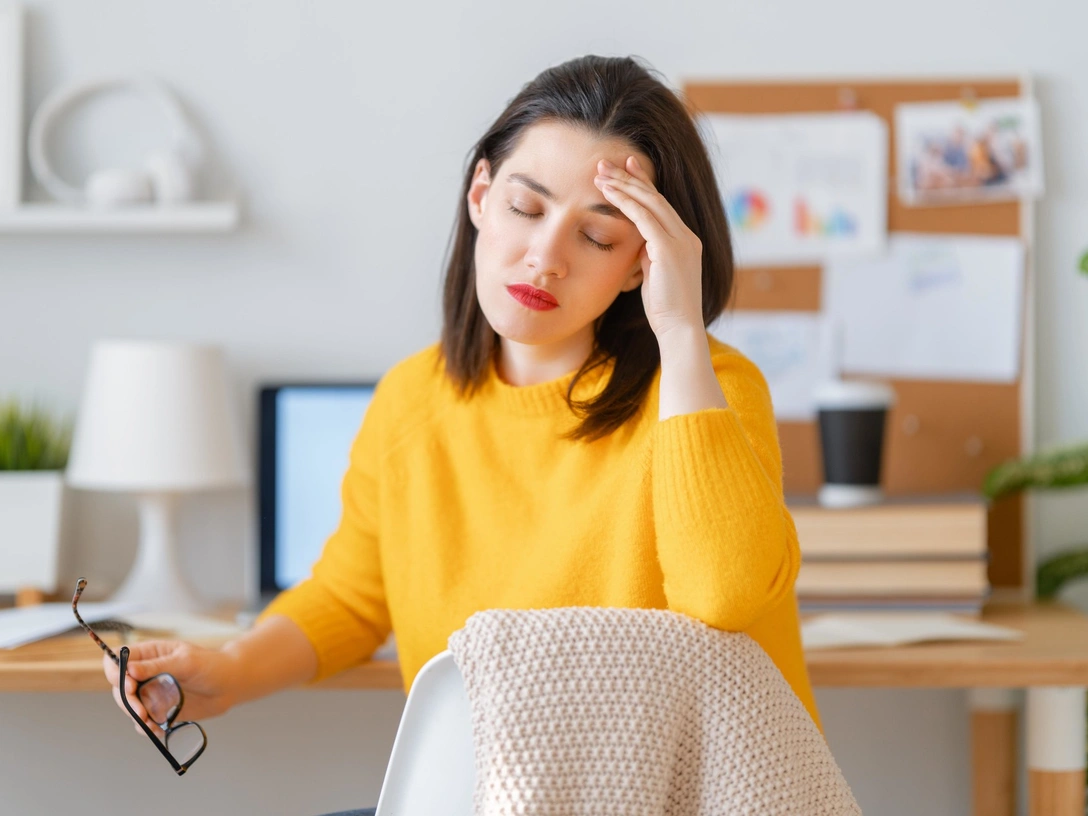 Тихие убийцы: 3 неочевидных симптома рака, которые чаще всего упускают из виду | marieclaire.ru