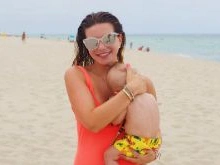 Галина Юдашкина тренирует четырехмесячного сына