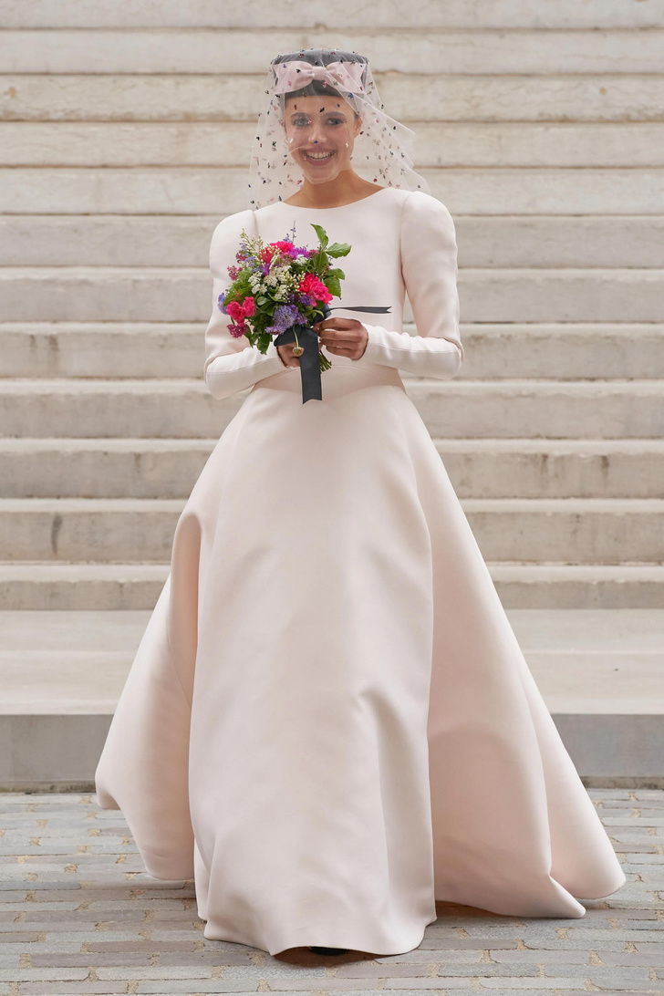 Актриса Маргарет Куэлли объявила о своей помолвке. Кажется, мы точно знаем, какой бренд сошьет ей подвенечное платье