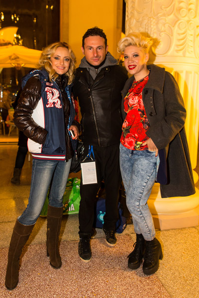 Певица Тина Кузнецова (справа) с мужем Юрием Усачевым и участницей «Голоса» Еленой Максимовой