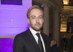 Дмитрий Шепелев считает гаджеты хорошим стимулом для сына