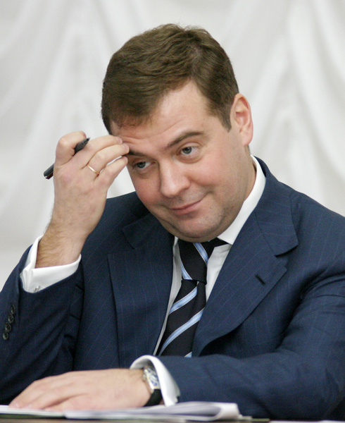 Фото №2 - Политолог: Медведев может стать следующим президентом России при поддержке жены