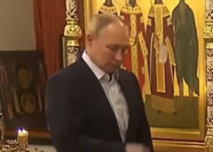 Владимир Путин на рождественском богослужении в Ново-Огареве