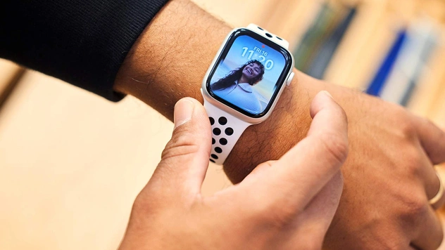 Новые Apple Watch 8 и SE уже в России: стоит ли покупать и как сэкономить?