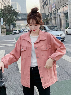 Розовая джинсовая куртка 
