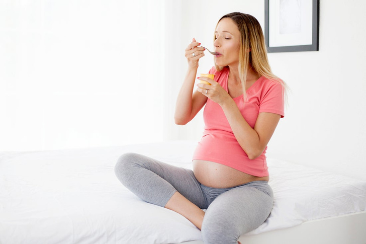 Фото №1 - Чем питаться во время беременности и как правильно составить рацион