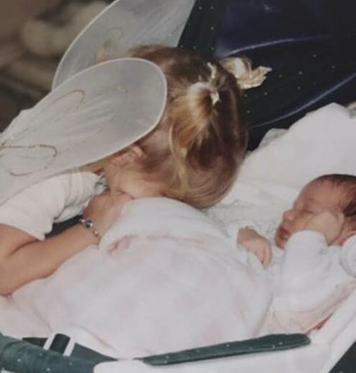 40 доказательств любви: редкие фото, которыми поздравили Беллу Хадид ее мама и сестра
