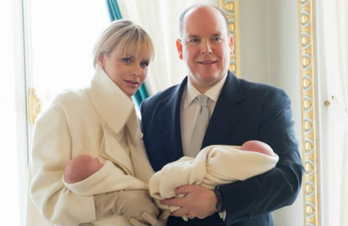 Княгиня и князь Монако с детьми