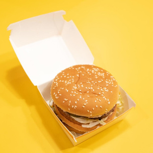 Дождались: в сети «Вкусно — и точка» появился аналог «Биг Мака» — бургер «Биг Хит»