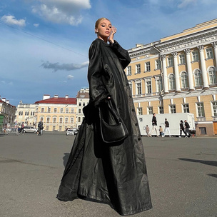Черный плащ: стильный вариант верхней одежды на осень от Насти Ивлеевой