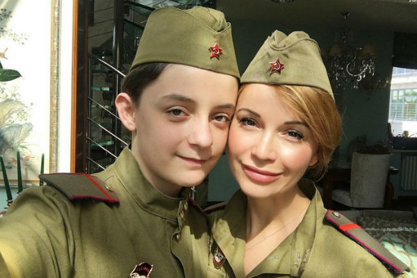Ольга часто выкладывает фото с наследником в блог