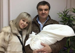 Натали поделилась первыми фото новорожденного сына