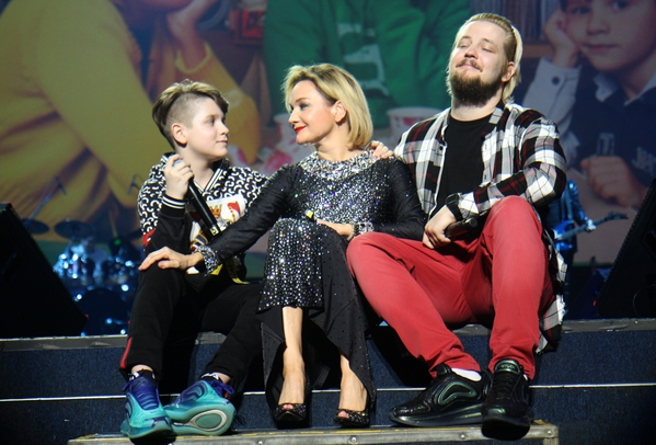 Татьяна Буланова спела вместе с детьми