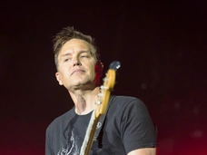 «Это отстой, и мне страшно». Фронтмен Blink 182 Марк Хоппус проходит курс химиотерапии